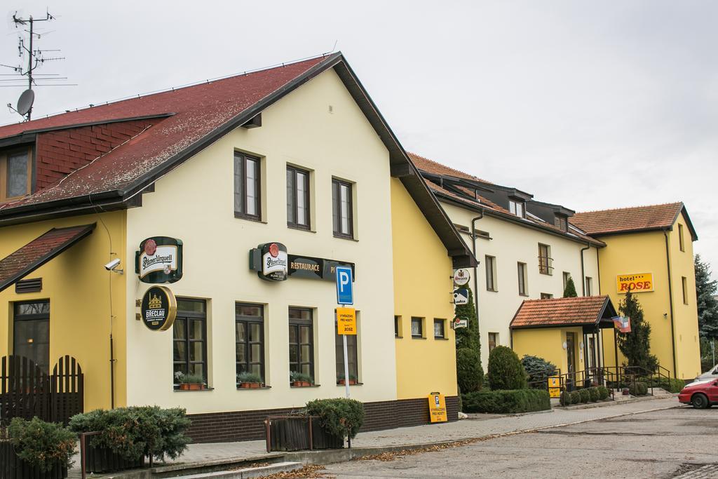Hotel Rose Břeclav Екстериор снимка